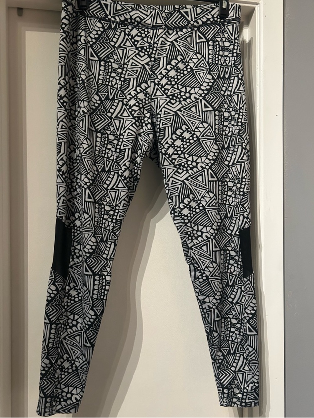 Nicki Minaj Black and White Abstract Print Leggings Women’s Size L